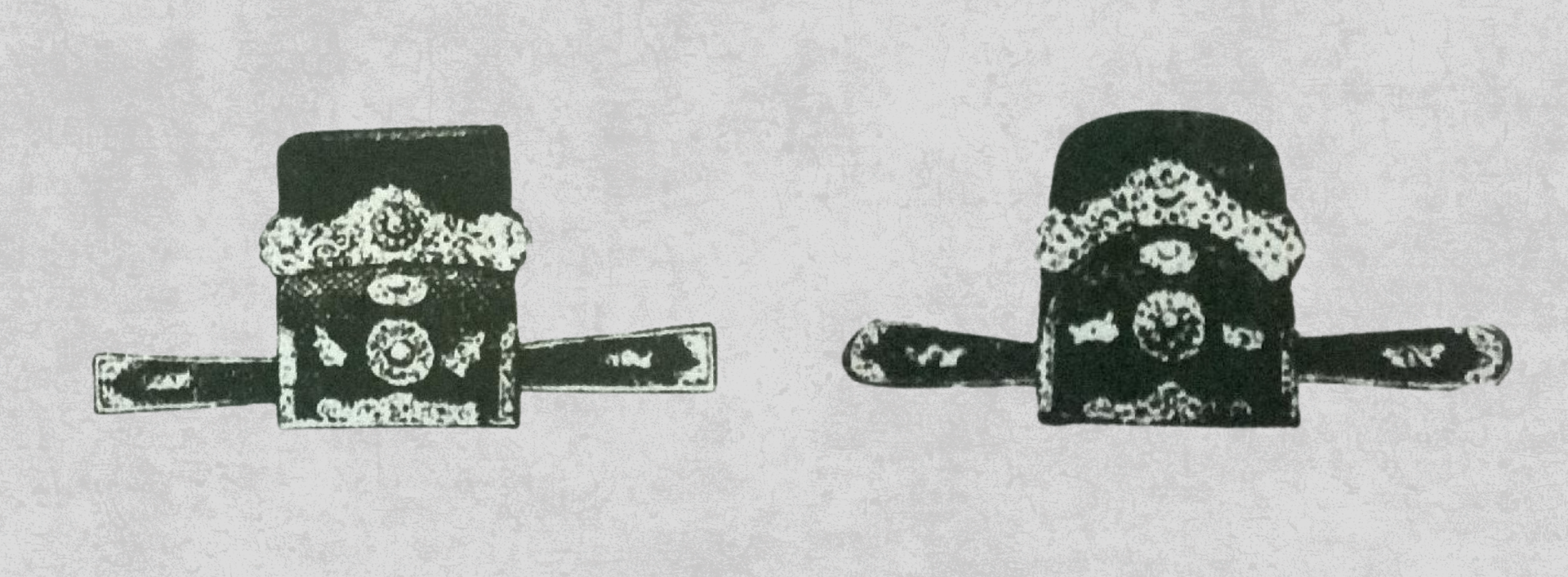 Mũ Phốc Đầu của quan Võ và quan Văn triều Nguyễn (BAVH.1916).